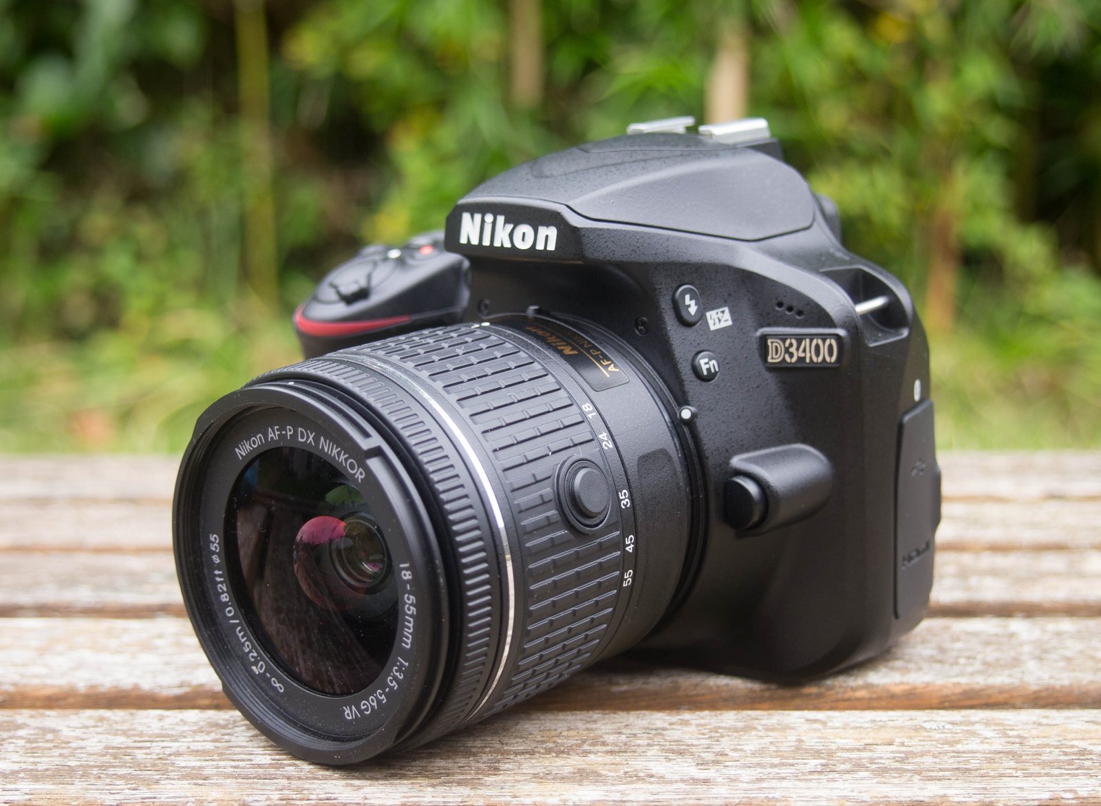 Camera D3400